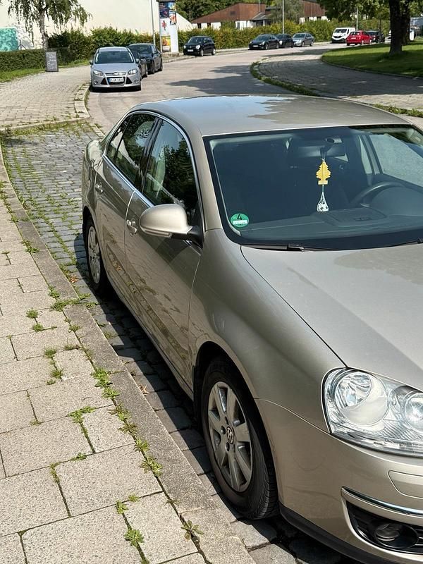 Gelb Gebraucht 2006 VW Jetta Limousine | 1.650 € (Superpreis) - Bild 1/4