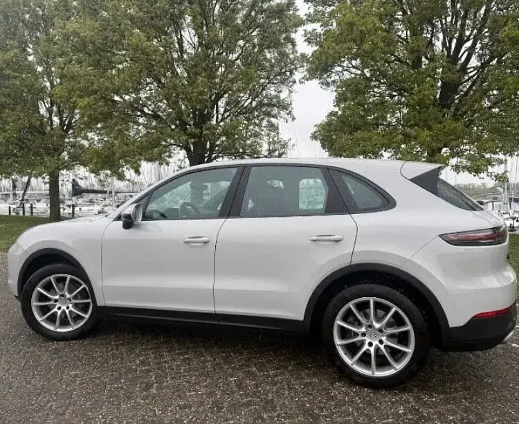 Gebraucht Porsche Cayenne 340 PS (250 kW) 2022 Grau SUV