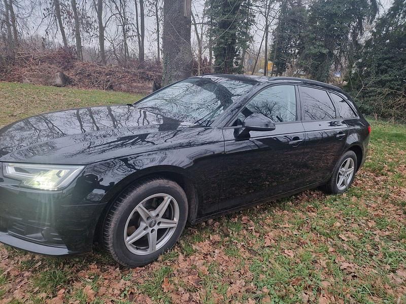Gebraucht Audi A4 150 PS (110 kW) 2018 Schwarz Kombi