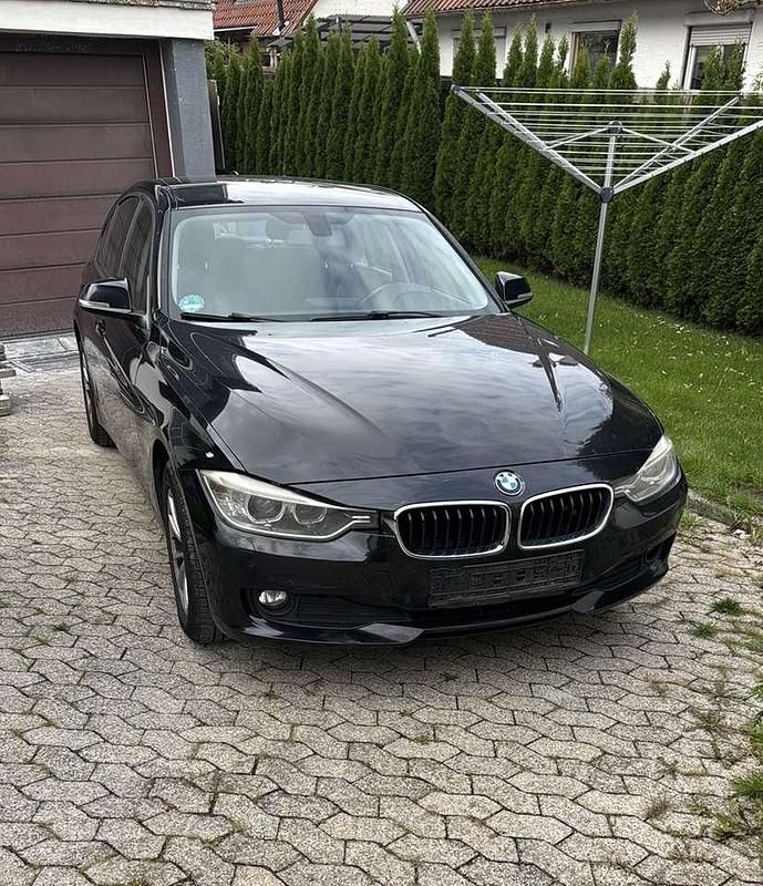 Schwarz Gebraucht 2012 BMW 318 Limousine | 5.300 € (Fairer Preis) - Bild 1/4