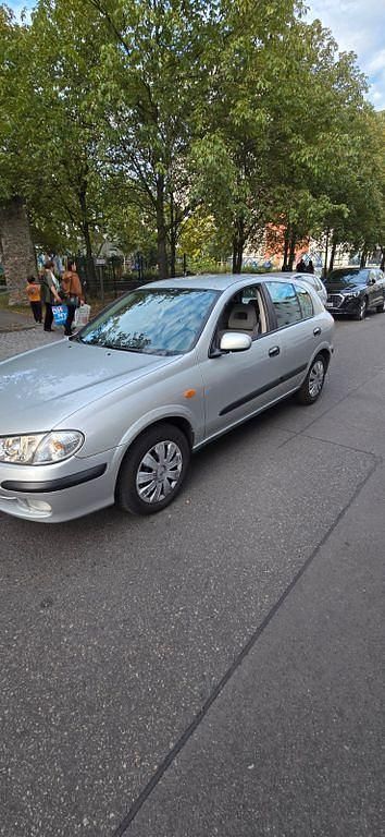 Silber Gebraucht 2001 Nissan Almera Comfort Limousine | 1.000 € (Fairer Preis) - Bild 1/4
