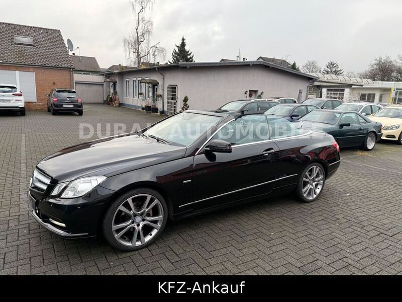 Schwarz Gebraucht 2012 Mercedes 220 Cabrio | 12.980 € - Bild 1/4