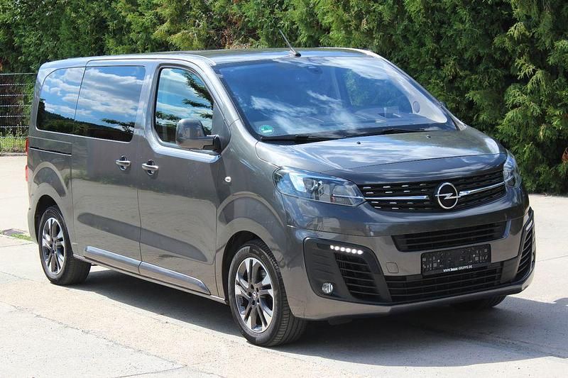 Grau Gebraucht 2020 Opel Zafira Life Van | 28.900 € (Guter Preis) - Bild 1/4