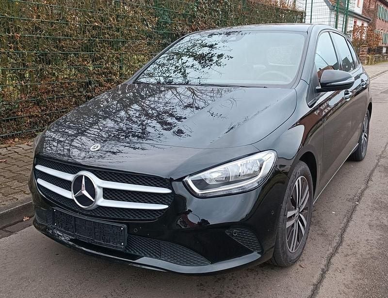 Gebraucht Mercedes B250e 160 PS (117 kW) 2022 Schwarz Van / Kleinbus