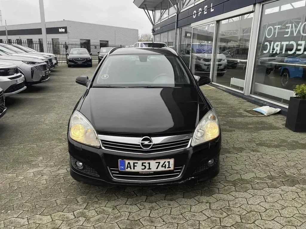 Gebraucht Opel Astra Cosmo 179 PS (131 kW) 2008 Limousine