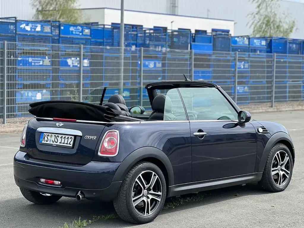 Gebraucht Mini Cooper Cabriolet 122 PS (89 kW) 2012 Blau Cabrio