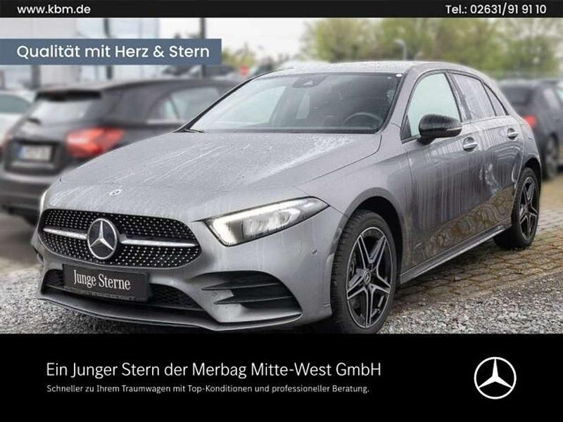 lack mountaingrau Gebraucht 2022 Mercedes A250 AMG Limousine | 28.450 € (Guter Preis) - Bild 1/4