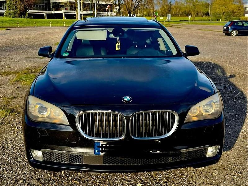 Gebraucht BMW 730 245 PS (180 kW) 2012 Schwarz Limousine