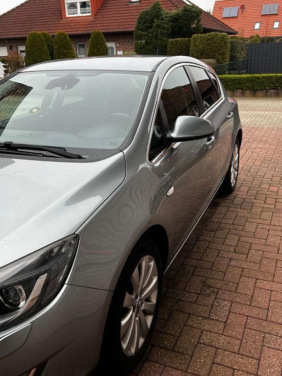 Gebraucht Opel Astra Design Edition 87 PS (63 kW) 2011 Grau Limousine