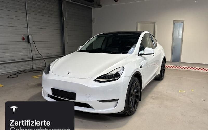 Weiß Gebraucht 2023 Tesla Model Y SUV | 38.800 € (Fairer Preis) - Bild 1/4