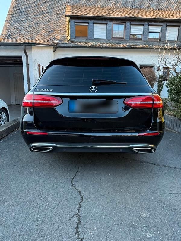 Gebraucht Mercedes E220 194 PS (142 kW) 2016 Schwarz Kombi