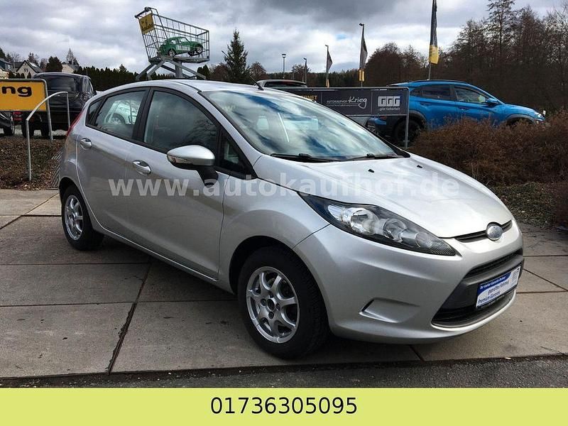 Gebraucht Ford Fiesta Trend 82 PS (60 kW) 2010 Silber Kleinwagen