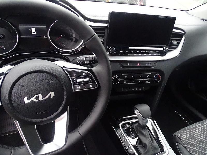 Neu Kia XCeed Vision 140 PS (102 kW) 2025 Weiß SUV