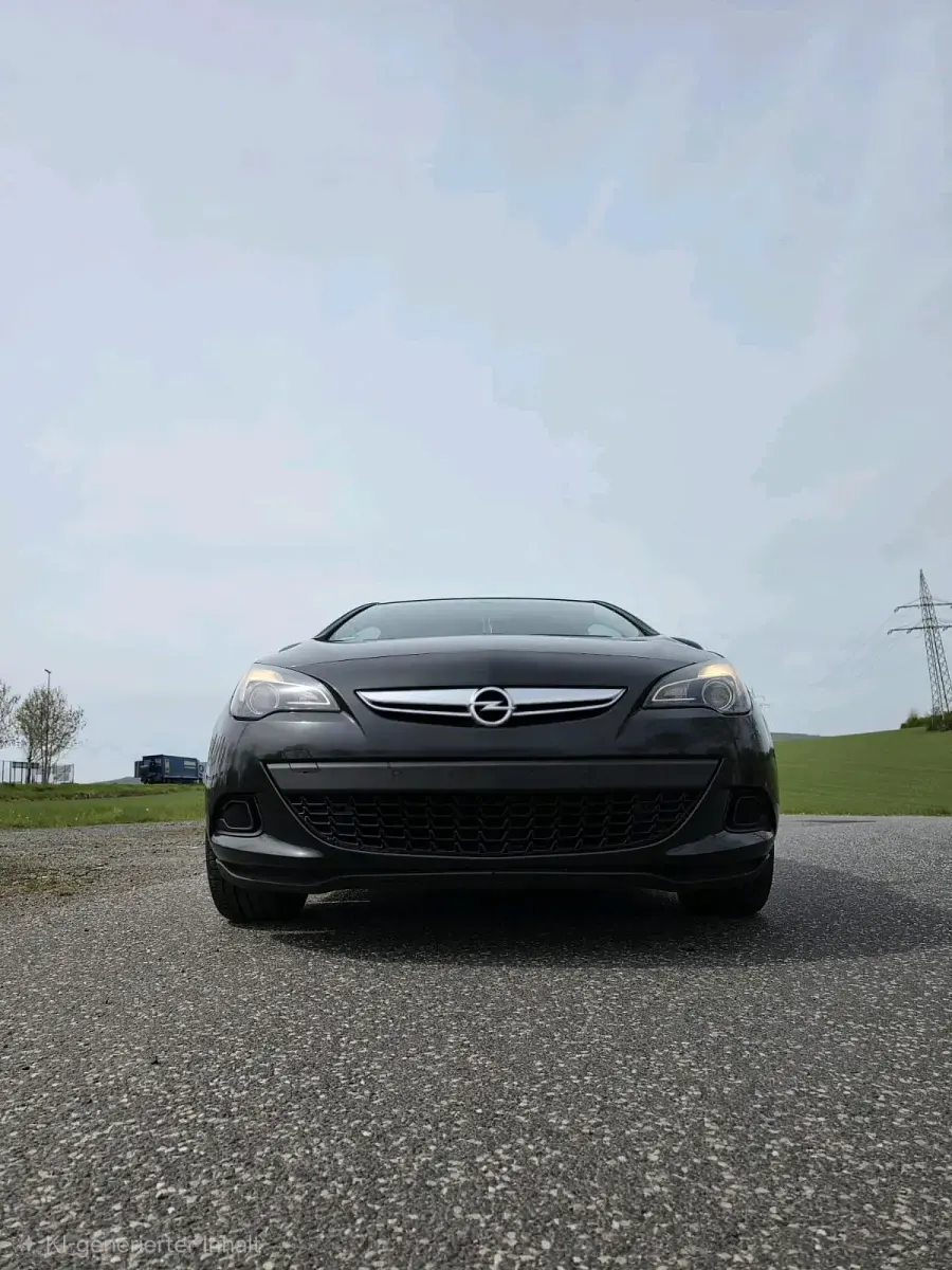 Gebraucht Opel Astra GTC 165 PS (121 kW) 2014 Schwarz Coupé