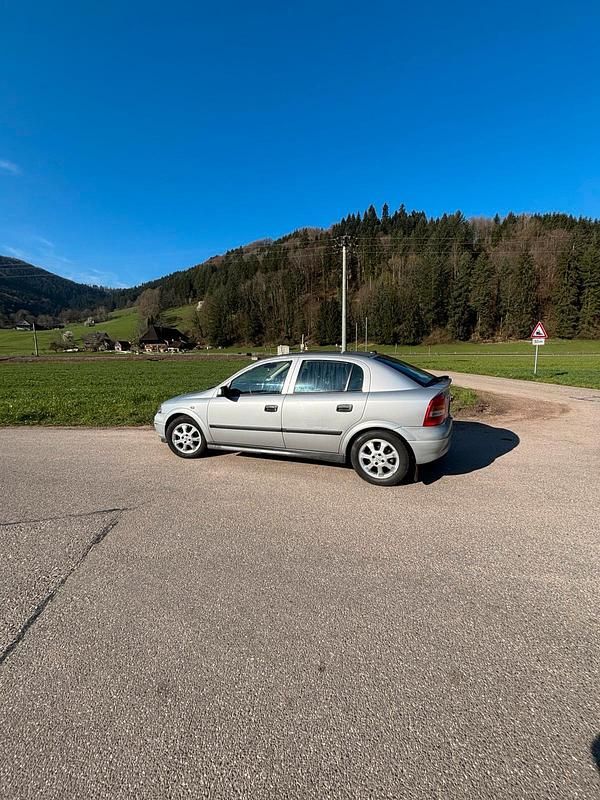 Gebraucht Opel Astra 84 PS (61 kW) 2001 Silber Kleinwagen