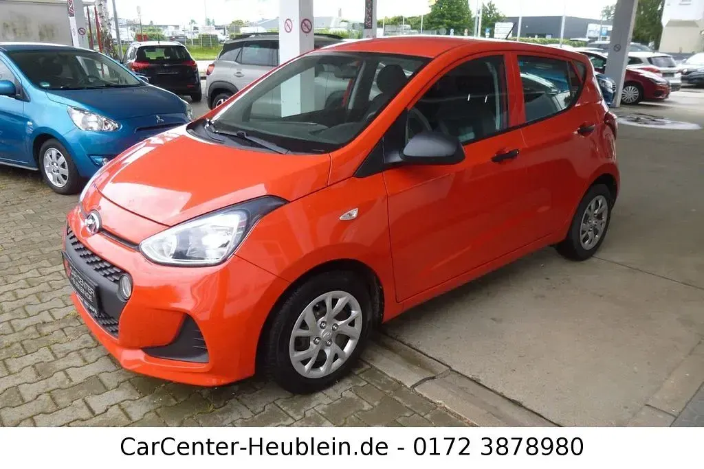 Gebraucht Hyundai i10 Classic 67 PS (49 kW) 2019 Rot Kleinwagen