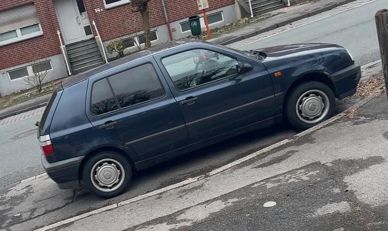 Gebraucht VW Golf III 75 PS (55 kW) 1993 Blau Limousine