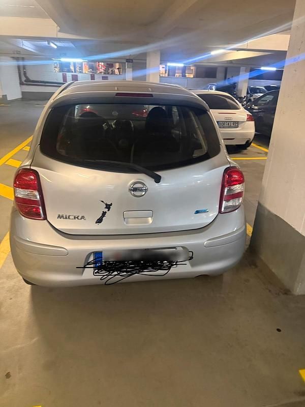 Silber Gebraucht 2012 Nissan Micra Tekna Kleinwagen | 2.850 € (Fairer Preis) - Bild 1/4