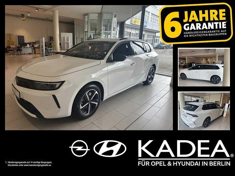 Neu Opel Astra 131 PS (96 kW) 2025 Lack weiss banquise/typ aussen Kombi