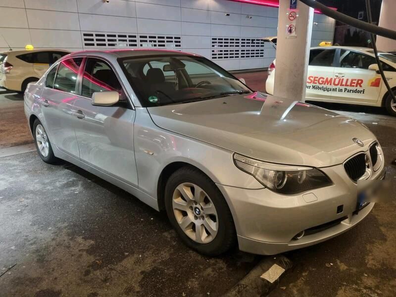 Silber Gebraucht 2004 BMW 520 Limousine | 4.000 € (Fairer Preis) - Bild 1/4