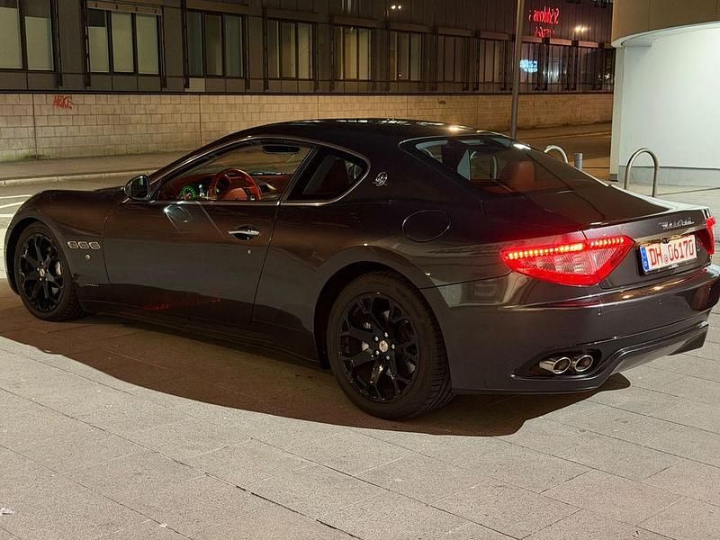 Gebraucht Maserati Granturismo 405 PS (297 kW) 2015 Grau Coupé