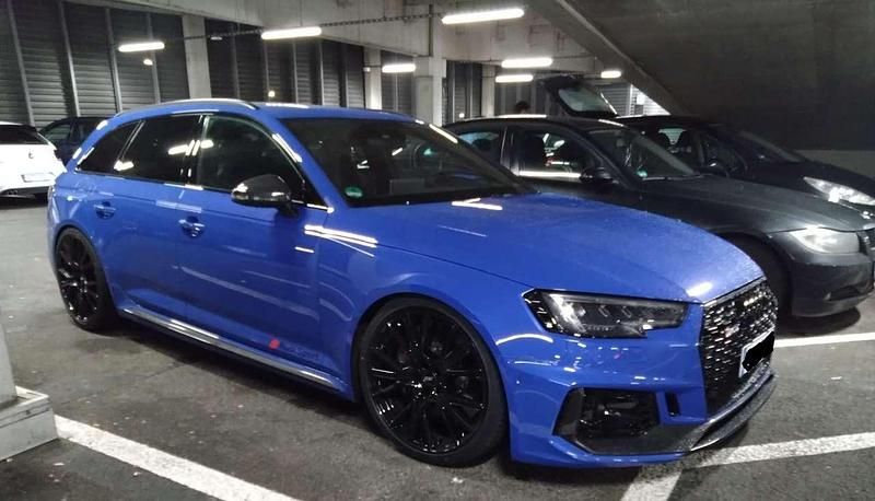 Blau Gebraucht 2018 Audi RS4 Kombi | 46.999 € (Fairer Preis) - Bild 1/4