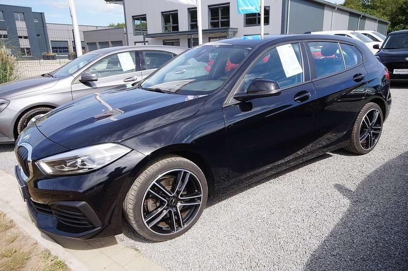 Gebraucht BMW 118 Advantage 136 PS (100 kW) 2023 Schwarz ii Kleinwagen