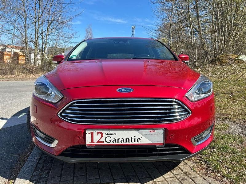 Gebraucht Ford Focus Titanium 150 PS (110 kW) 2018 Rot Limousine