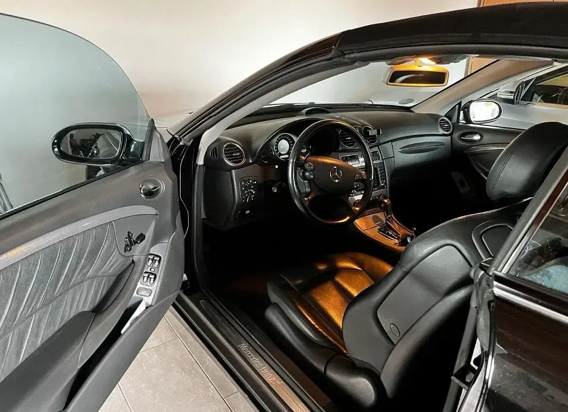 Gebraucht Mercedes CLK320 218 PS (160 kW) 2005 Schwarz Cabrio