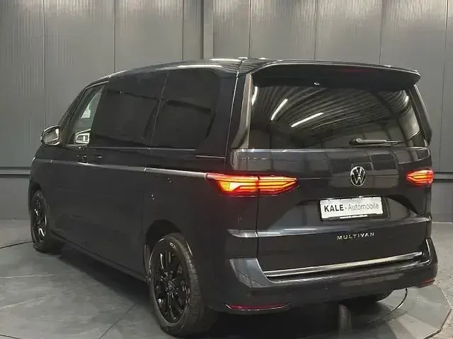 Usata VW Multivan Style 150 CV (110 kW) 2024 Andere Monovolume