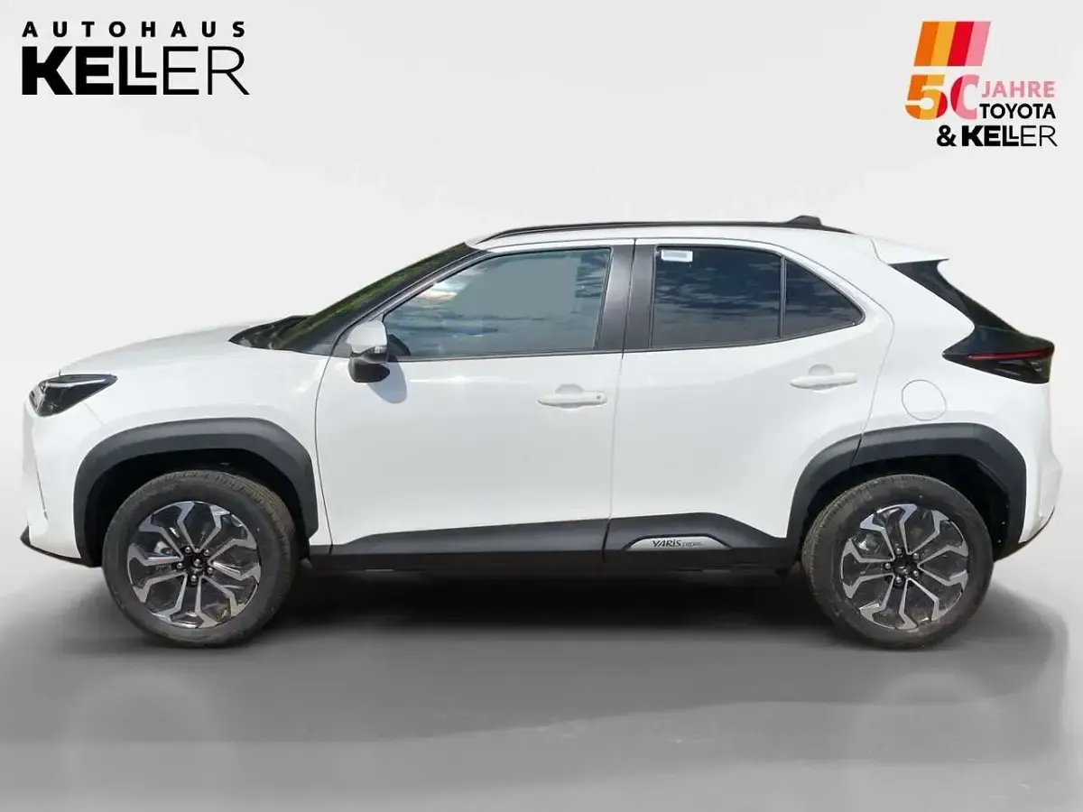 Neu Toyota Yaris Cross 131 PS (96 kW) 2026 Weiß SUV