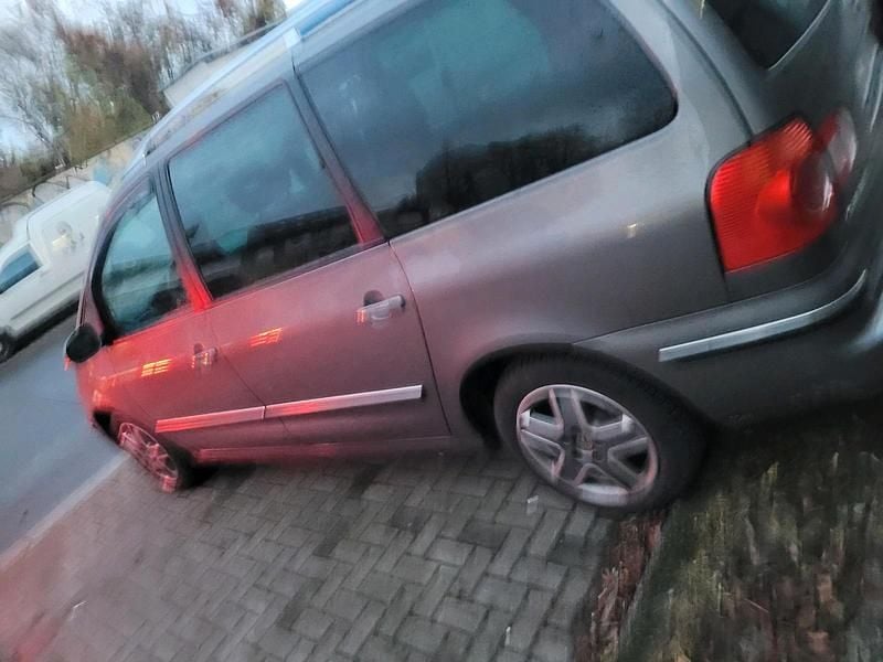 Gebraucht VW Sharan 140 PS (102 kW) 2006 Gold Van / Kleinbus