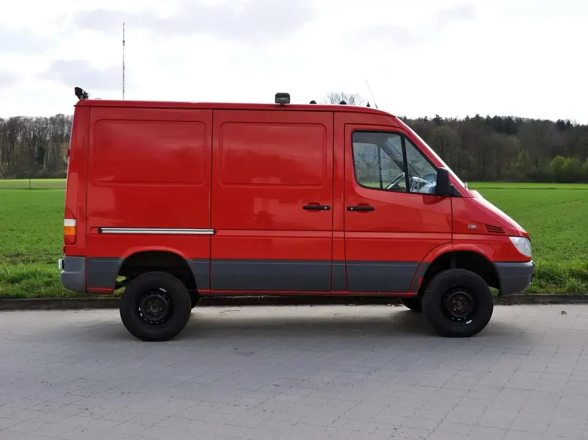 Gebraucht Mercedes Sprinter 156 PS (114 kW) 2003 Rot Van