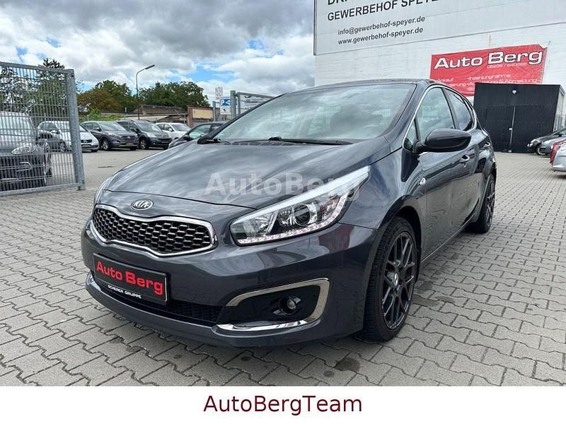 Grau Gebraucht 2017 Kia Ceed Edition 7 Limousine | 9.999 € (Fairer Preis) - Bild 1/4