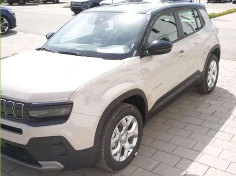 Neu Jeep Avenger Altitude 101 PS (74 kW) 2025 Platinum silver SUV