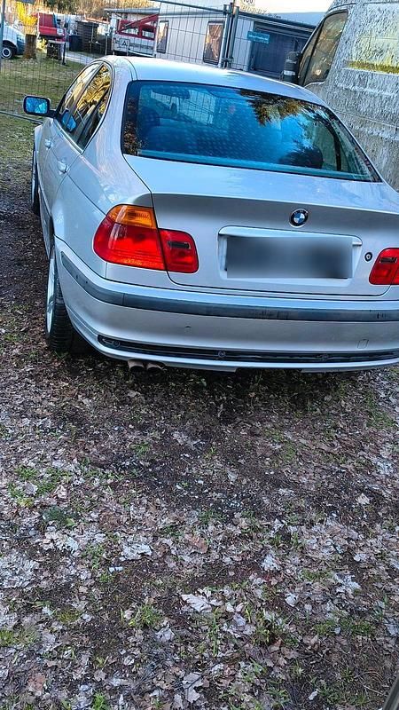 Gebraucht BMW 320 150 PS (110 kW) 1999 Silber Limousine
