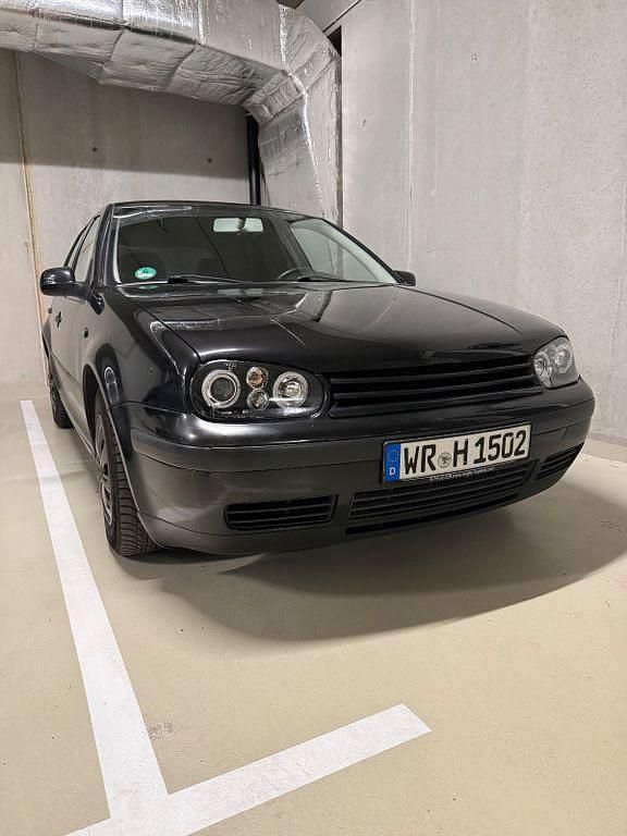Schwarz Gebraucht 2001 VW Golf IV Edition Limousine | 2.500 € (Etwas zu teuer) - Bild 1/4