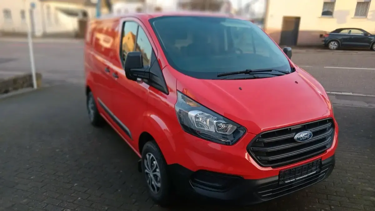 Gebraucht Ford Transit 105 PS (77 kW) 2020 Rot Van / Kleinbus