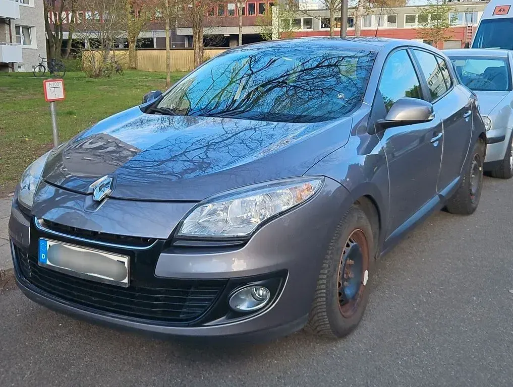 Gebraucht Renault Mégane 110 PS (80 kW) 2012 Grau Limousine