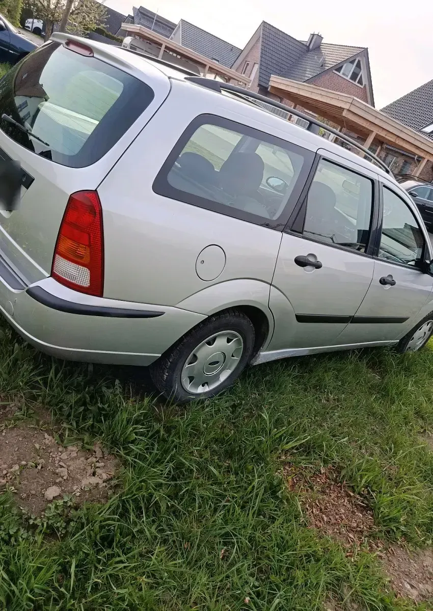 Brugt Ford Focus 101 HK (74 kW) 2002 Sølv Stationcar
