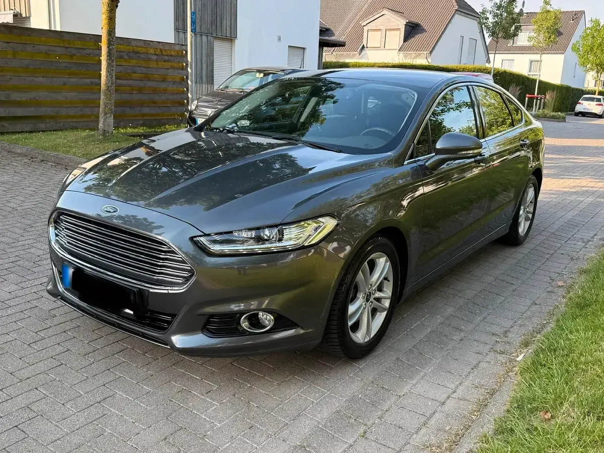 Gebraucht Ford Mondeo 160 PS (117 kW) 2015 Grau Limousine