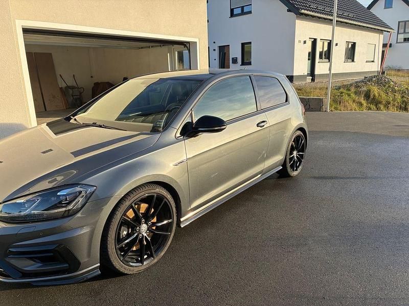 Gebraucht VW Golf VII R 310 PS (228 kW) 2017 Grau Limousine