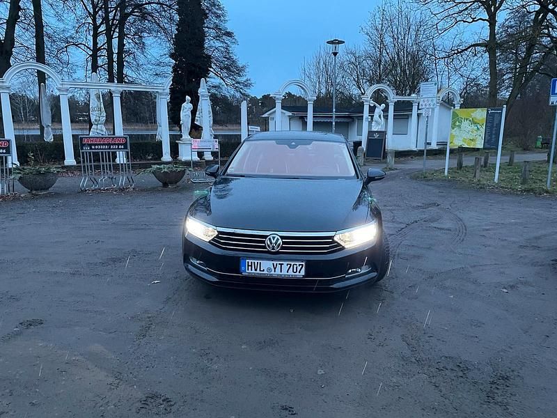 Schwarz Gebraucht 2015 VW Passat Limousine | 13.000 € (Fairer Preis) - Bild 1/4