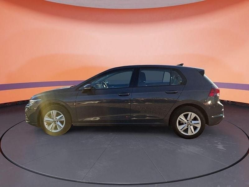 Gebraucht VW Golf VIII Life 110 PS (80 kW) 2022 Grau Limousine