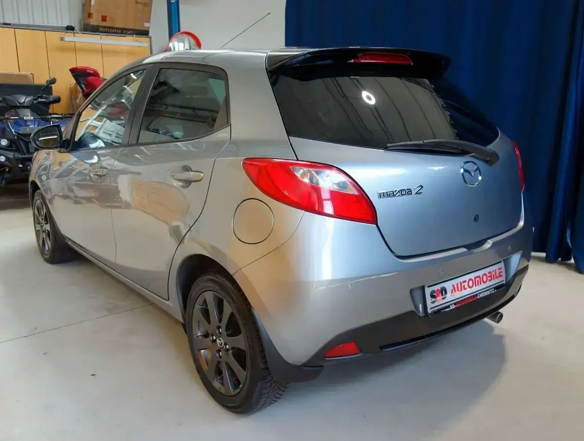 Gebraucht Mazda 2 75 PS (55 kW) 2014 Graumetalic (metallic) Kleinwagen