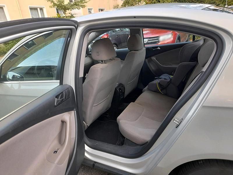 Gebraucht VW Passat 122 PS (89 kW) 2009 Silber Limousine