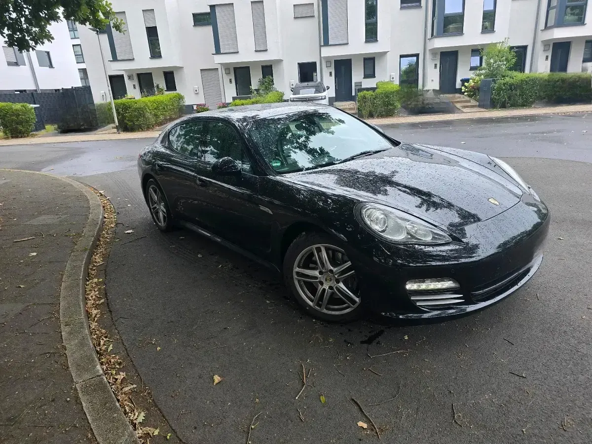 Gebraucht Porsche Panamera 4 Chrono 300 PS (220 kW) 2010 Schwarz Kleinwagen