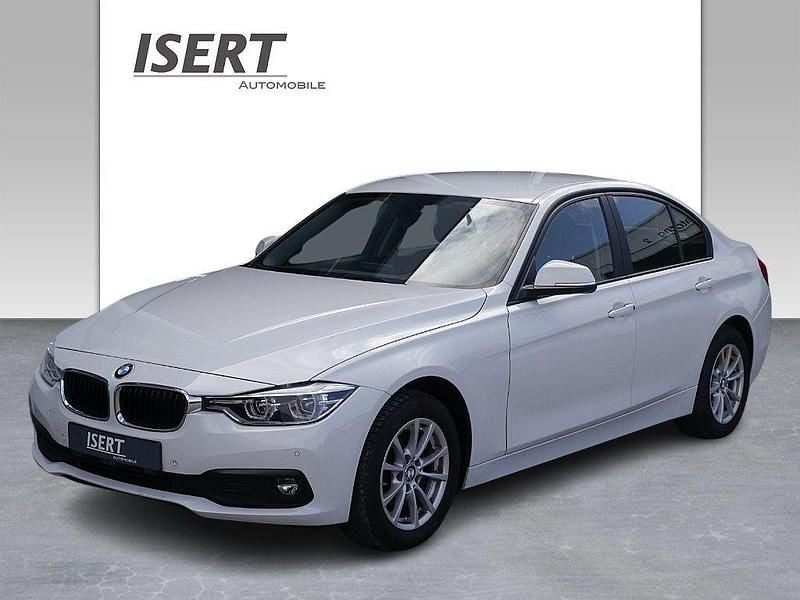 Gebraucht BMW 318 Advantage 150 PS (110 kW) 2017 Weiß Limousine