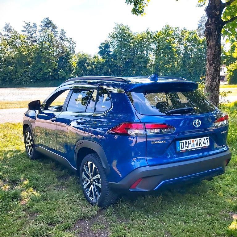 Gebraucht Toyota Corolla Cross Team 197 PS (144 kW) 2022 Blau SUV