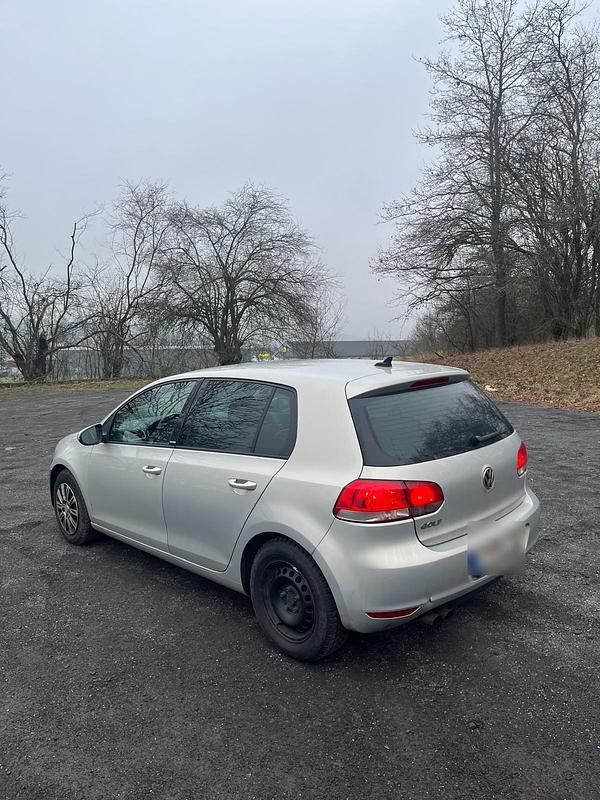 Gebraucht VW Golf VII 122 PS (89 kW) 2012 Gold Limousine